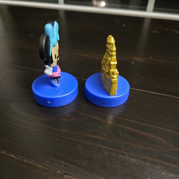 Disneyland 70th Anniversary McDonald’s Happy Meal 2025 #31- Minnie + Gold Castle - Picture 4 of 5